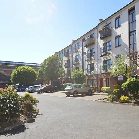 Apartment Bertram Court *